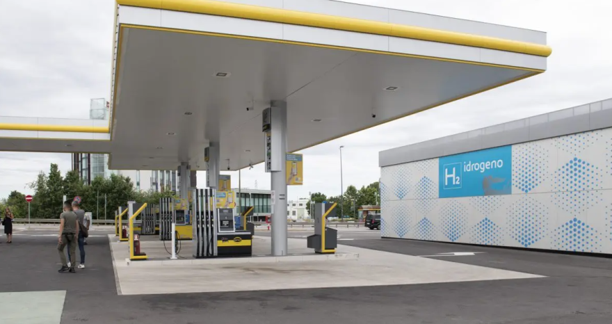 Rinnovabili • hydrogen filling station