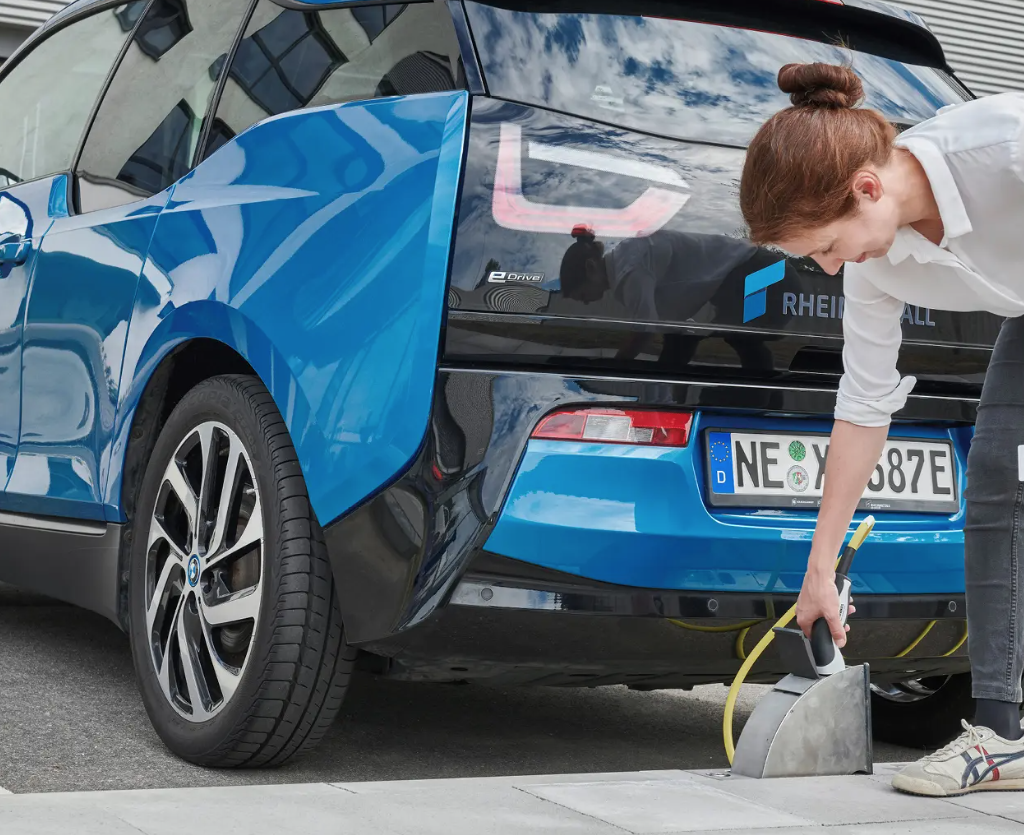 Recharging electric cars