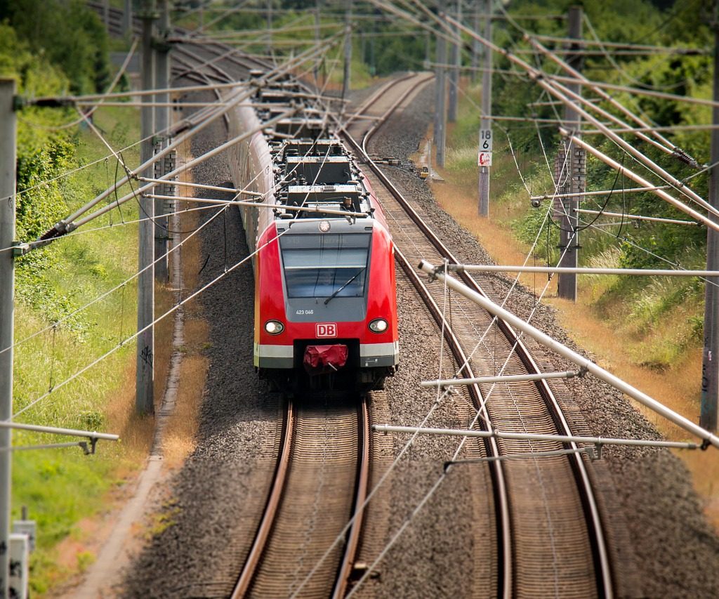 hybrid train