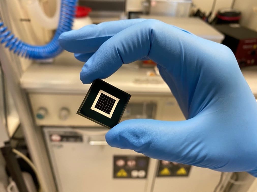 Rinnovabili • Textured perovskite-silicon photovoltaic achieves efficiency record