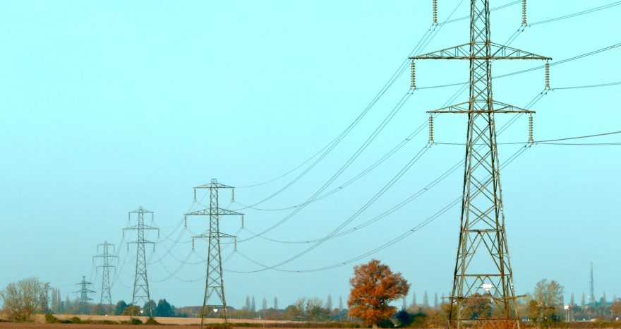 Rinnovabili • Electric transmission grid: why it lags behind growing energy demand