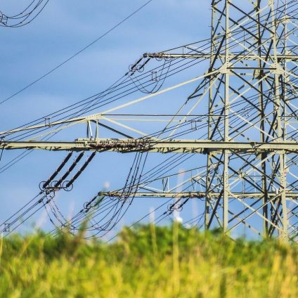 Rinnovabili • EU power grid investments: lower electricity prices by 30%